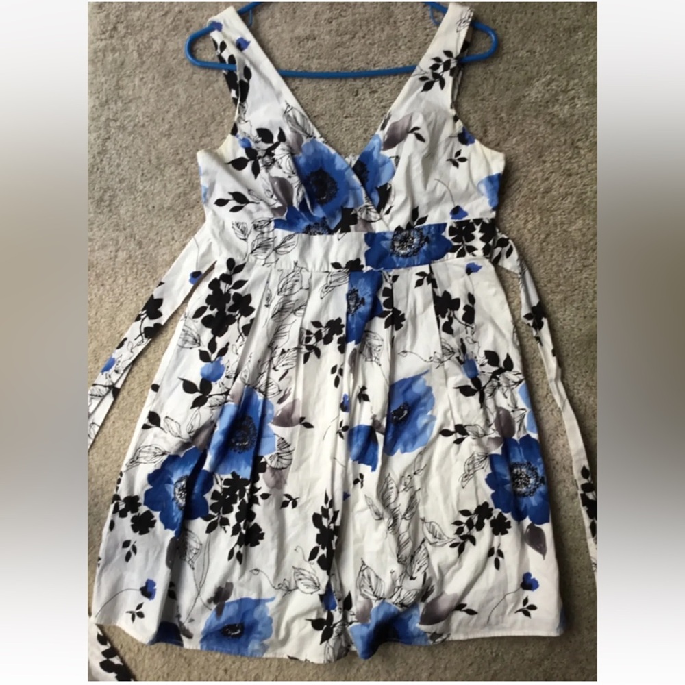 IN SEARCH OF!!!! Maurices Blue and White Floral Dress